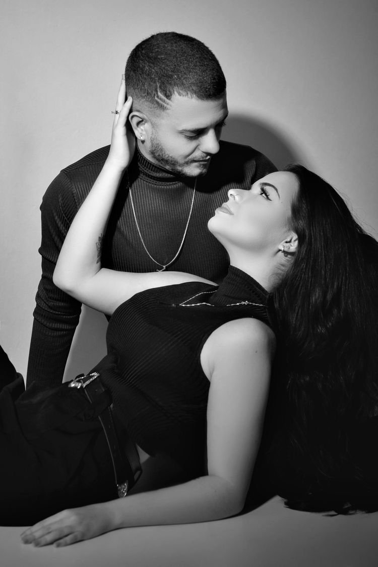 family photo tips North Jersey newborn photo session guide what to wear for portraits couples photo ideas Englewood NJ Bergen County photography tips